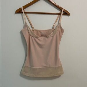 Jockey Women's Camisole Top Size Medium Nude Tan Taupe Adjustable Straps Spandex